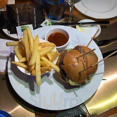 مطعم بار و لاونج نوكس