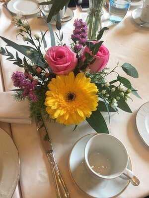 ‪four Seasons Tea Room‬