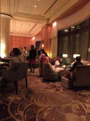 ‪four Seasons Tea Room‬