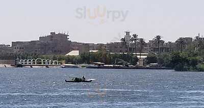 ‪t.g.i Friday's‬