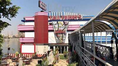 ‪t.g.i Friday's‬