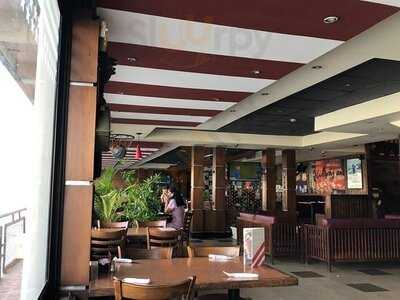 ‪t.g.i Friday's‬