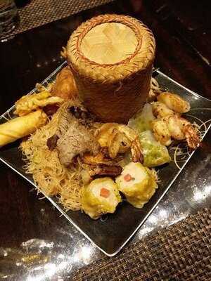 ‪ruen Thai At The Dusit Thani Lakeview‬