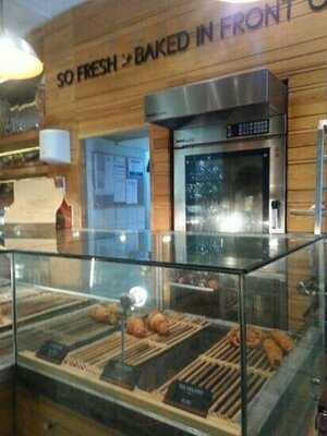 تى بى اس - ذا بيكرى شوب