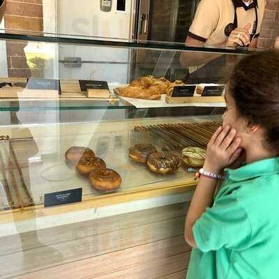 تى بى اس - ذا بيكرى شوب