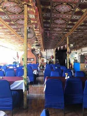 ‪royal King Restaurants‬