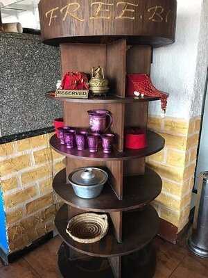 ‪royal King Restaurants‬