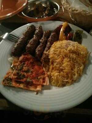 ‪taboon Urban Lebanese Restaurant‬