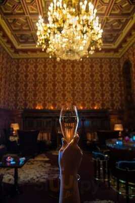 بلياردو بار