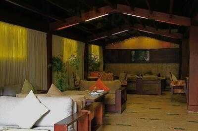 ‪tanoureen Lebanese Restaurant & Grill‬