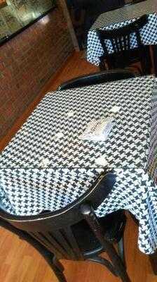 ‪vinny's Pizzeria‬