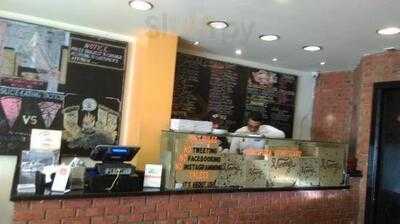 ‪vinny's Pizzeria‬