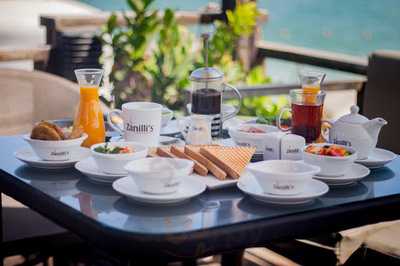 ‪zanilli's Cafe & Restaurant Montazah‬