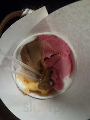 عزة آيس كريم