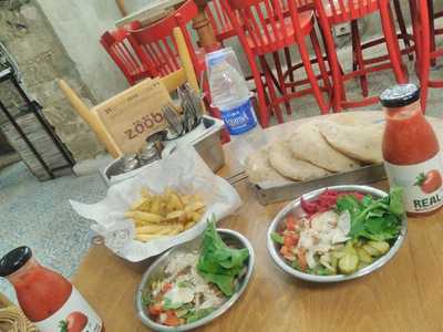 ‪grapes Restaurant & Lounge‬