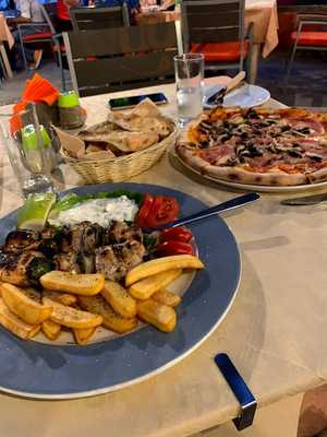 ‪la Pergola Cafe & Restaurant‬