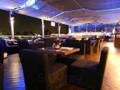 ياسو لبنيز لاونج