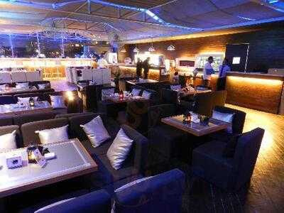 ياسو لبنيز لاونج