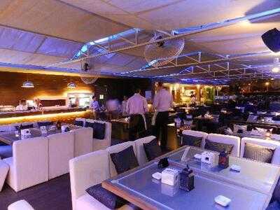 ياسو لبنيز لاونج