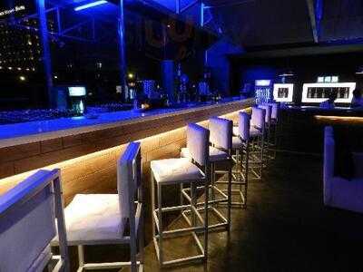 ياسو لبنيز لاونج