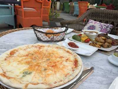 ‪shakespeare And Co.‬