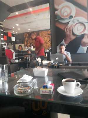 ‪new Look Cafe Lounge‬