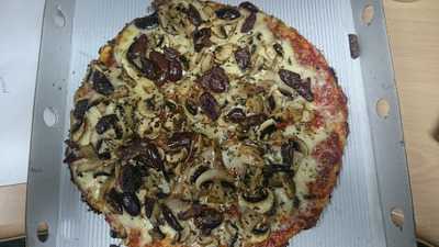 ‪little Caesars Pizza Pizza‬