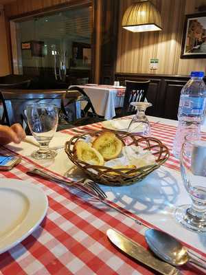 ‪ravioli Italian Restaurant‬