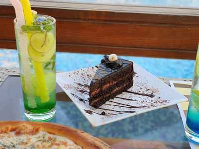 مطعم وكافيه طرامونتو