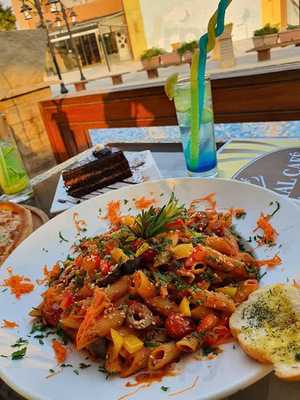 مطعم وكافيه طرامونتو