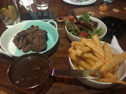 ‪monkey Bar & Grill‬