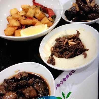 ‪zeitouna Lebanese Bistro‬