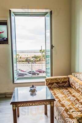 كنوز مطعم ومقهى شرقى‎