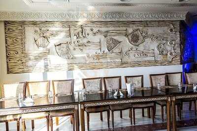 كنوز مطعم ومقهى شرقى‎