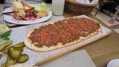 ‪al Manzil Lebanese Garden‬