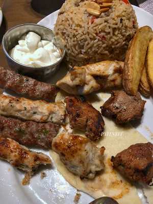 ‪al Manzil Lebanese Garden‬