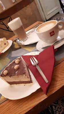 ‪black Forest Pastry‬