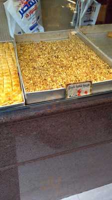 ‪tres Bien Patisserie‬