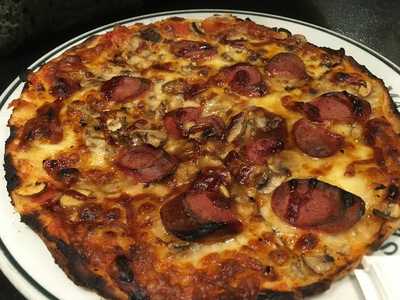 ‪little Caesars Pizza Pizza‬