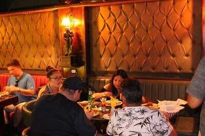 مطعم ولاونج ميزار