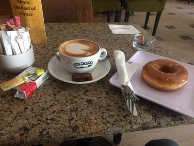 ‪c'est La Vie Karaoke Cafe‬