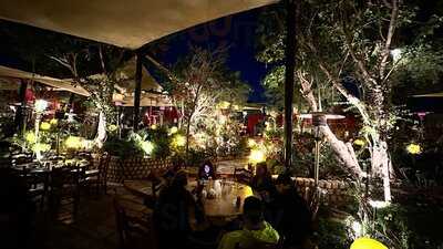 ‪andrea Resturant‬