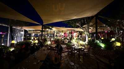 ‪andrea Resturant‬