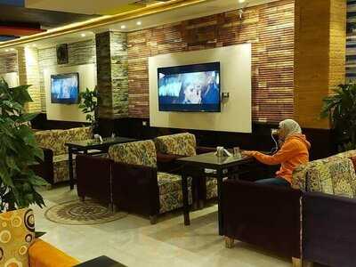 ‪smile Caffe And Restaurant‬