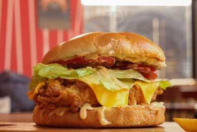 ‪buck's Cairo American Grill‬