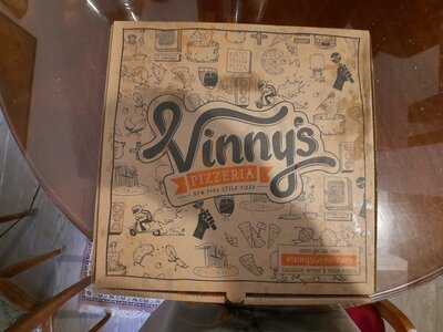 ‪vinny's Pizza‬
