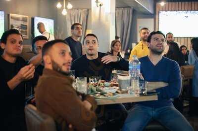 ‪seven Sports Lounge‬