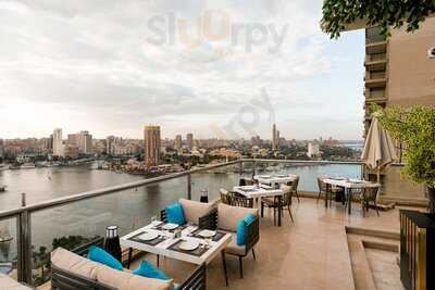 ‪julian Rooftop Restaurant‬