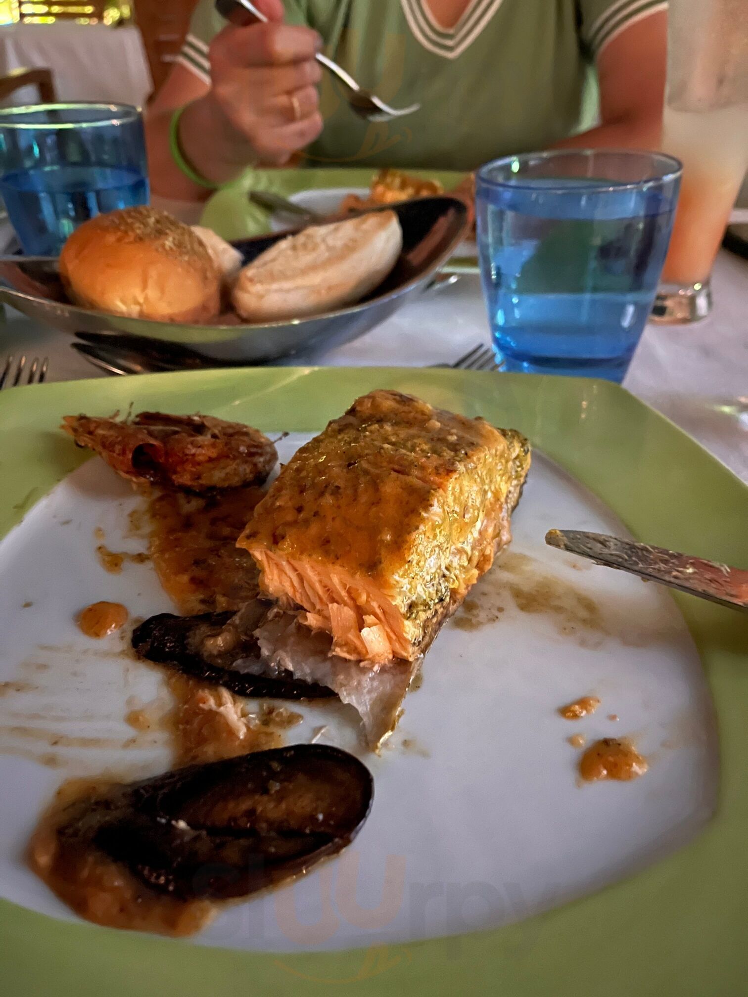 paradise Pool Restaurant And Bar