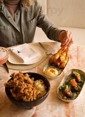 ‪buoy By Kiki's‬